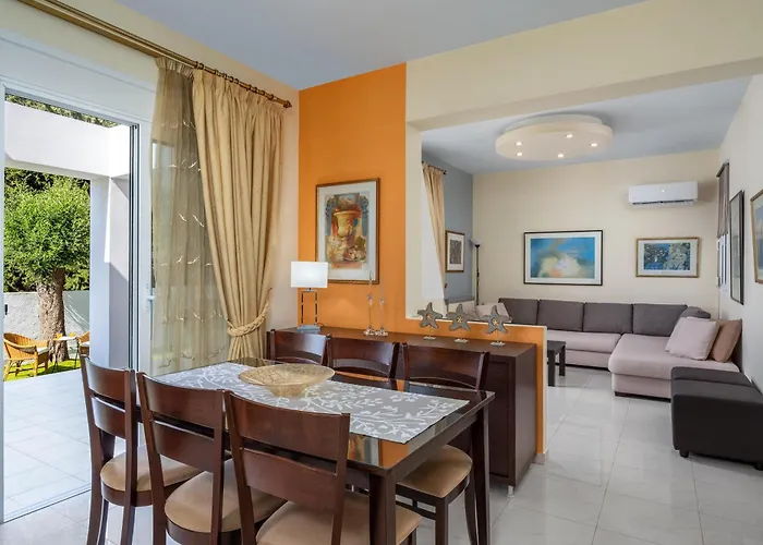 Euphoria Up To 5 Вилла *