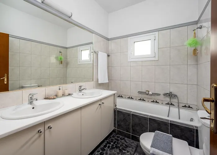 Euphoria Up To 5 Villa